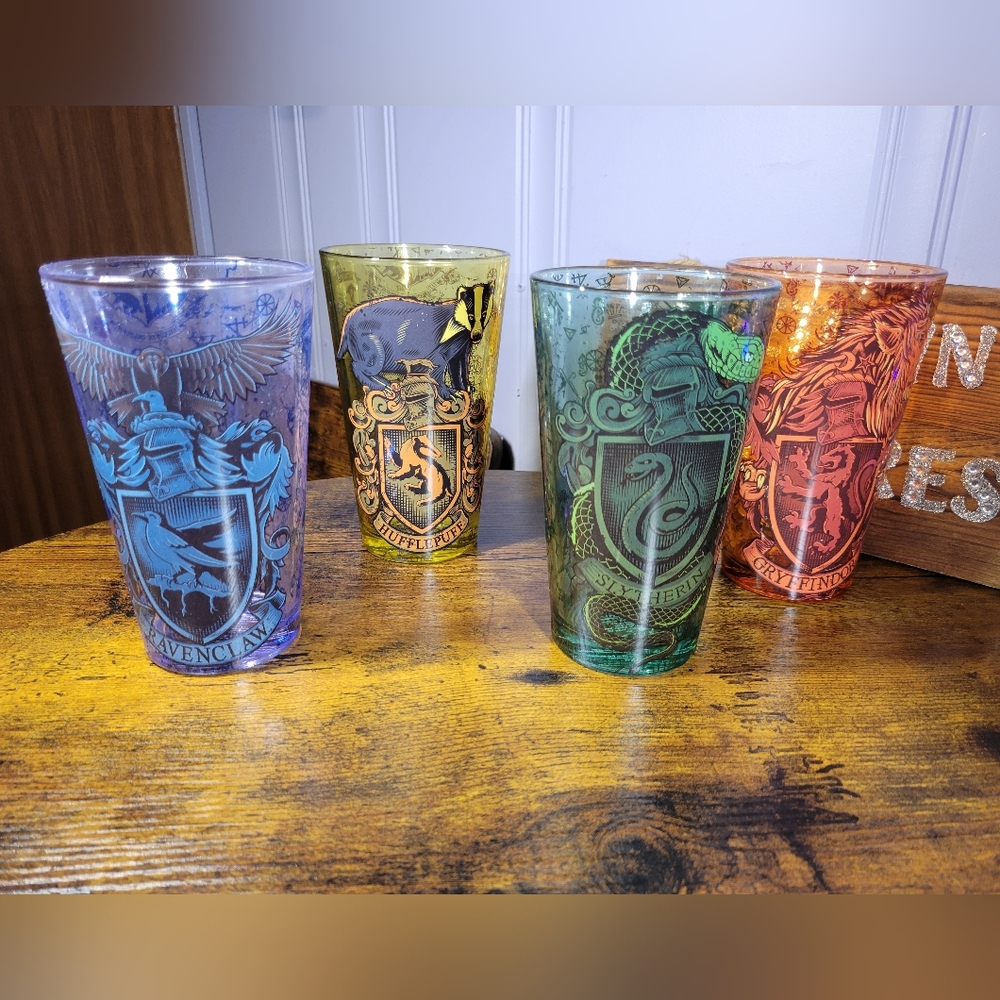 Harry Potter House Crest collectable pint glass set